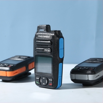 PH-339 Walkie-Talkie, 32 csatorna, hatótávolság >50 km, 7.4V Li-ion 3800mAh, All Netcom hálózat