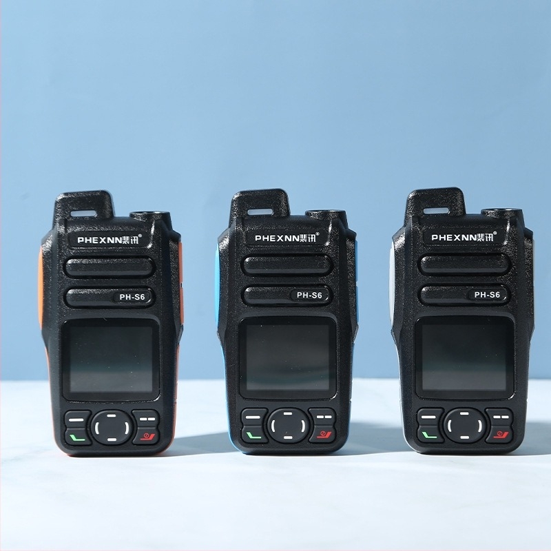 PH-339 Walkie-Talkie, 32 csatorna, hatótávolság >50 km, 7.4V Li-ion 3800mAh, All Netcom hálózat