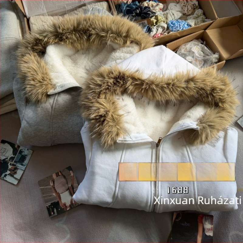 BM-stílusú női kapucnis kabát prémes gallérrel, fleece-béléssel, karcsú szabású, pamutanyag