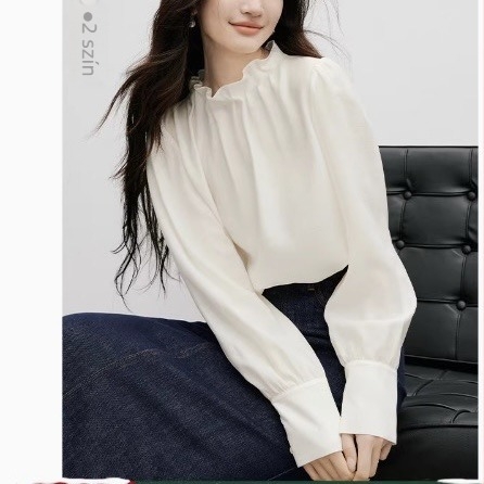 Csipkés galléros chiffonblúz, hosszú ujjú, laza szabás, viktoriánus udvari stílus részletekkel, kollázs részletek