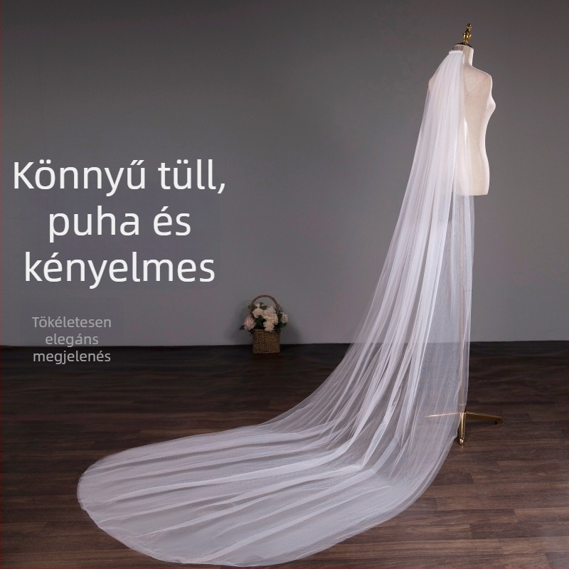 3 méteres hosszúságú menyasszonyi fátyol, egyrétegű, hajfésűvel, kettős végű szegéllyel