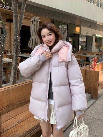 Női téli pehelykabát, laza szabású, középhosszú, nylon külső, töltet 201–300 g, álló gallér