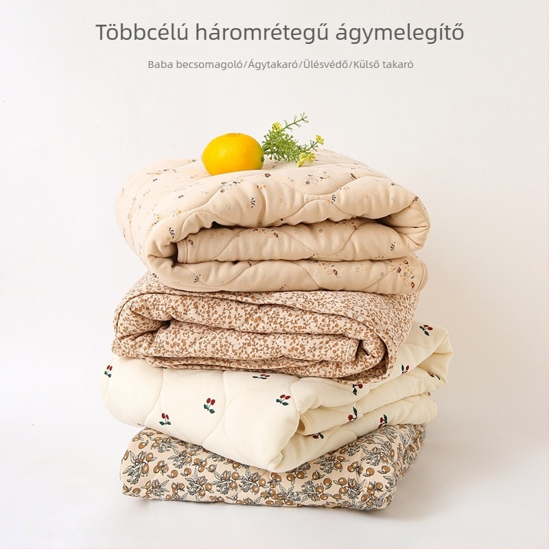 Baba ölelésre tervezett takaró: 95% pamut anyag, pamut töltet, geometriai mintázat, téli használatra