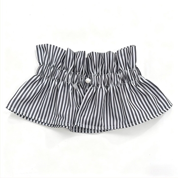 Levehető gallér fodorral, csíkos poliészter, vintage stílus, gyártási szám 1224242, 2025 tavasz.