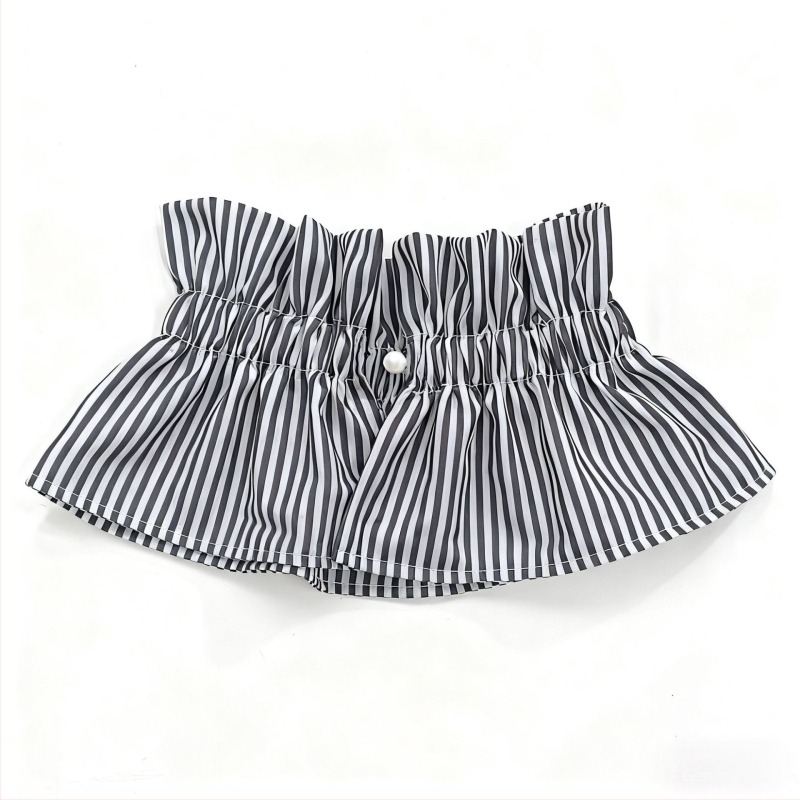 Levehető gallér fodorral, csíkos poliészter, vintage stílus, gyártási szám 1224242, 2025 tavasz.