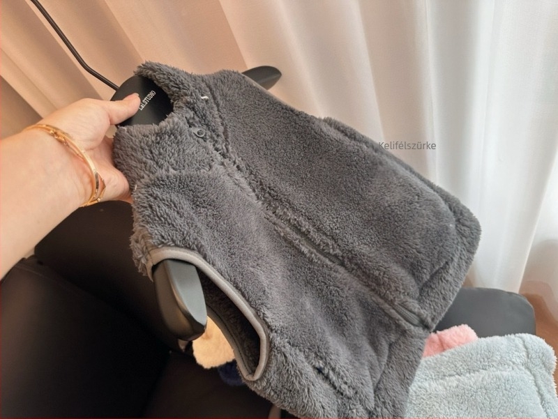 Gyerekek polár mellény zipzárral, külső anyag 100% poliészter fleece, belső bélés poliészter, kapucni nélkül, lazább kardigán-stílus, 3–8 éveseknek, téli–tavaszi–őszi szezonokra