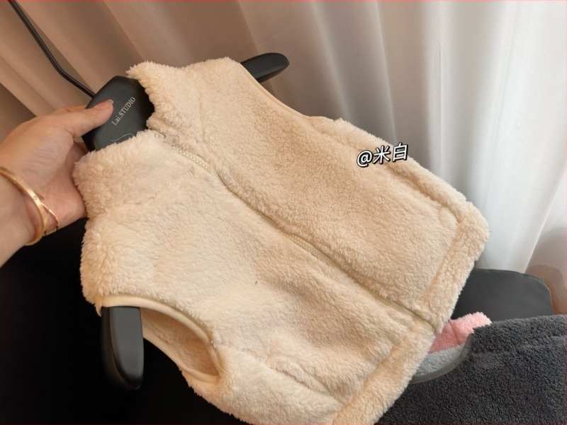 Gyerekek polár mellény zipzárral, külső anyag 100% poliészter fleece, belső bélés poliészter, kapucni nélkül, lazább kardigán-stílus, 3–8 éveseknek, téli–tavaszi–őszi szezonokra