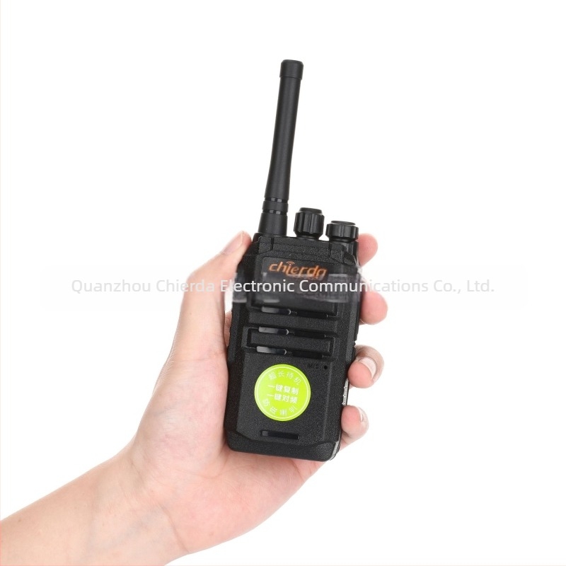 Chielda hordozható walkie-talkie, 400–480 MHz, 2W, 16 csatorna, hatótáv 1,5–3 km, 3600 mAh lítium akkumulátor