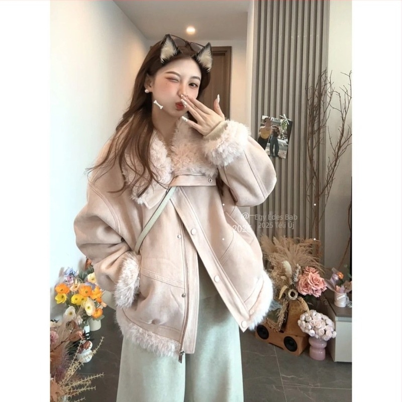 Női rövid műszőrmés kabát polo gallér, egygombos zárás, poliészter, karikatúra mintázat