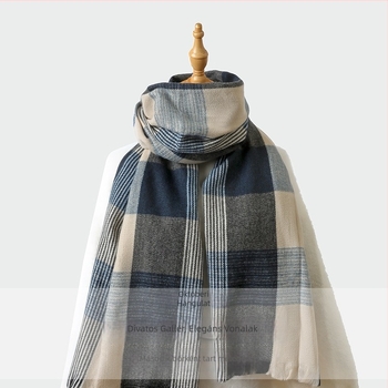 Női poliészter sál warp-knitted technikával – 71–80% poliészter, téli időszakra, melegen tart, hosszú, sokoldalú, elegáns stílus