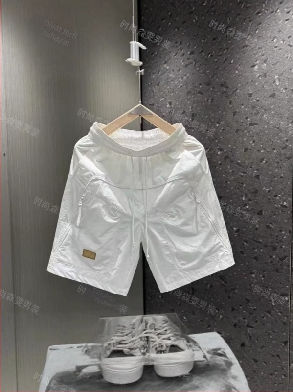 Férfi rövidnadrág húzózsinórral — nejlon szövet, fő anyag poliészter, egyenes szabás, mikroelasztikusság, nyár 2025