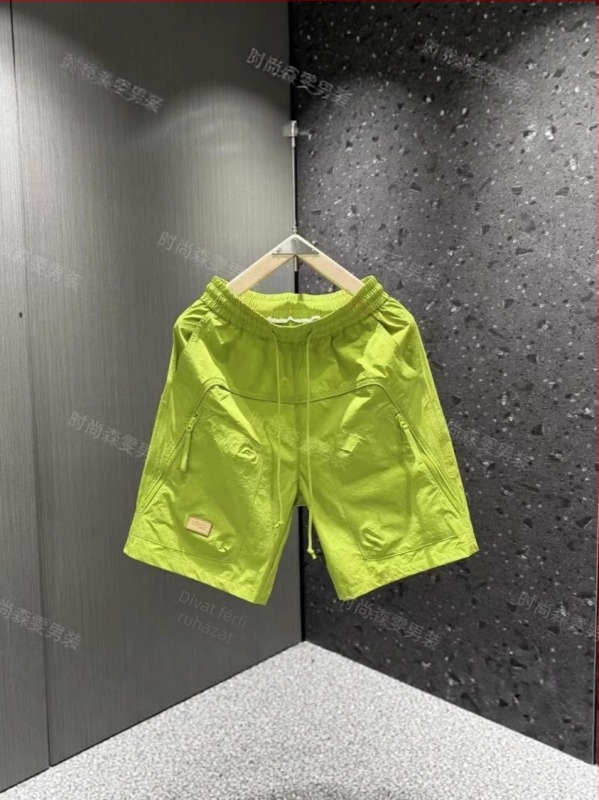 Férfi rövidnadrág húzózsinórral — nejlon szövet, fő anyag poliészter, egyenes szabás, mikroelasztikusság, nyár 2025