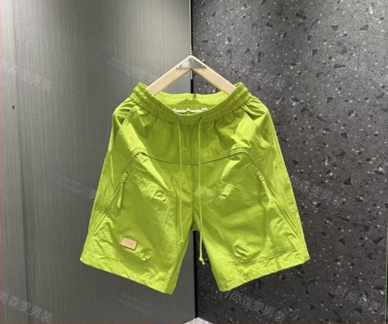 Férfi rövidnadrág húzózsinórral — nejlon szövet, fő anyag poliészter, egyenes szabás, mikroelasztikusság, nyár 2025