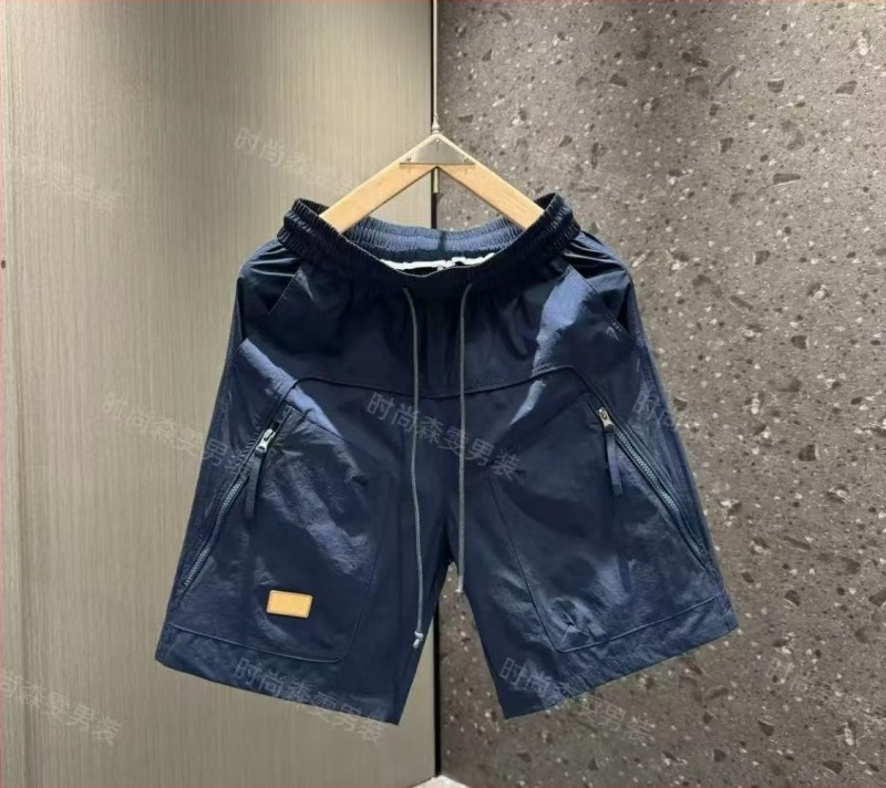 Férfi rövidnadrág húzózsinórral — nejlon szövet, fő anyag poliészter, egyenes szabás, mikroelasztikusság, nyár 2025