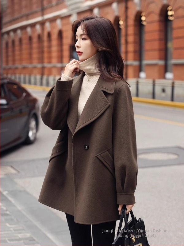 Női középméretű kabát, dupla gombos elülső rész, hosszú ujjú, téli 2025