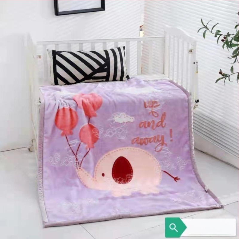 Élszegélyes, kétszintes gyerekpléd, rajzfilm minta, poliészter fleece, téli használatra