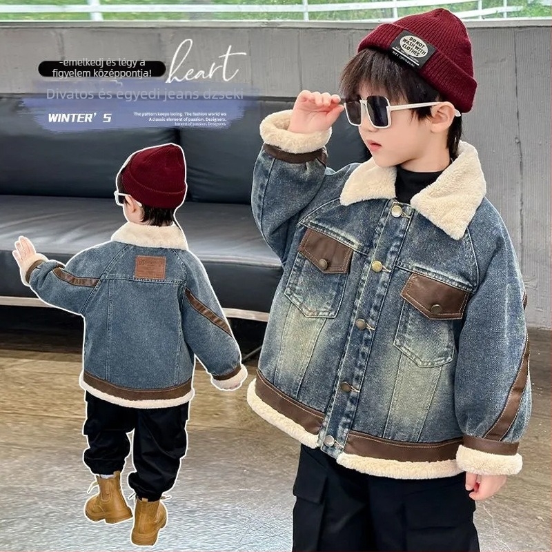 Gyerekeknek készült poliészter kabát fleece-béléssel, hosszú ujjú, középméretű