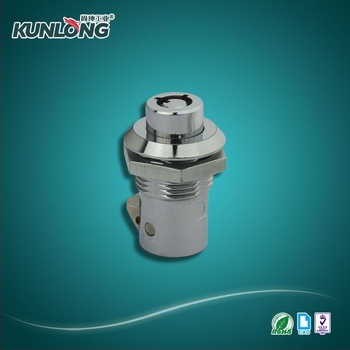 Ipari szekrényzár SK1-064K, nyomógombos nyitás hüvelykujjal, 304 rozsdamentes acél, felületi szerelés, kulccsal