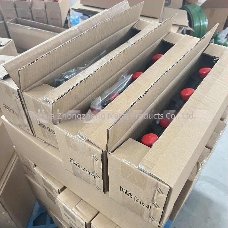 Padlófűtés összekapcsoló tartály, falra szerelt kazánhoz szánt vízelosztó és keverő tartály, 2 bemenet-4 kimenet, rozsdamentes acél 304, modell ZZ18122 (Modell ZZ18122; Rozsdamentes acél 304; Működési hőmérséklet 0–120 °C; Főcső Ø25; Leágazó Ø15)