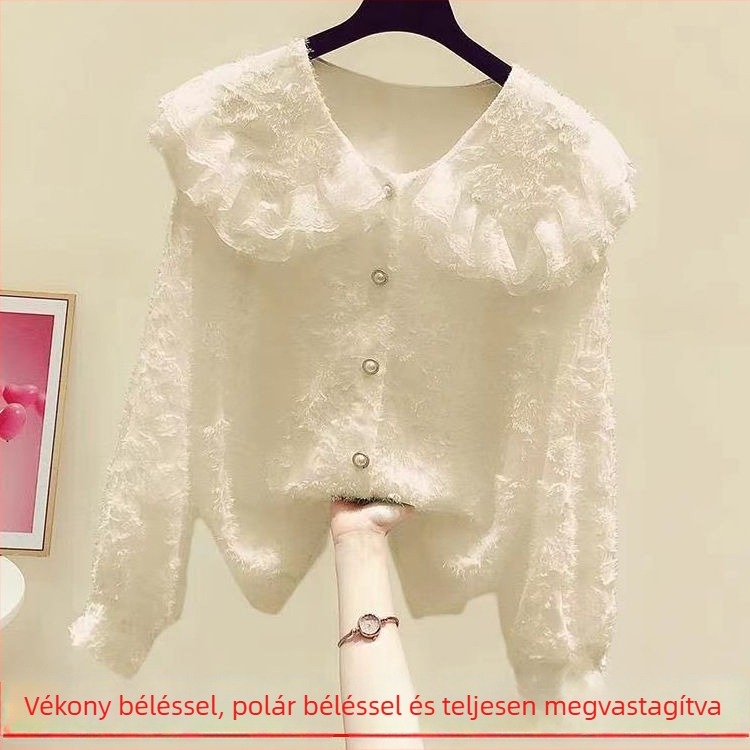 Fehér chiffon blúz csipkés szegélyekkel és gallérral, hosszú ujjú, mindennapi női felső.