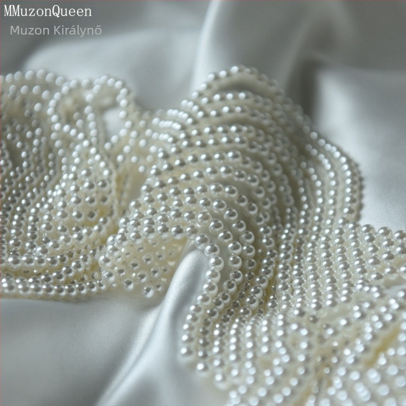 Kézzel horgolt válllánc ruhához műgyöngyökkel VG116 | Technika: kézi horgolás; Stílus: Elegáns társasági hölgy; Funkció: Díszítés