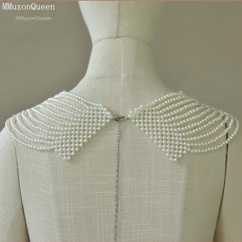 Kézzel horgolt válllánc ruhához műgyöngyökkel VG116 | Technika: kézi horgolás; Stílus: Elegáns társasági hölgy; Funkció: Díszítés