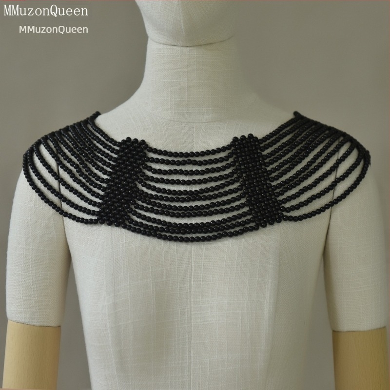 Kézzel horgolt válllánc ruhához műgyöngyökkel VG116 | Technika: kézi horgolás; Stílus: Elegáns társasági hölgy; Funkció: Díszítés