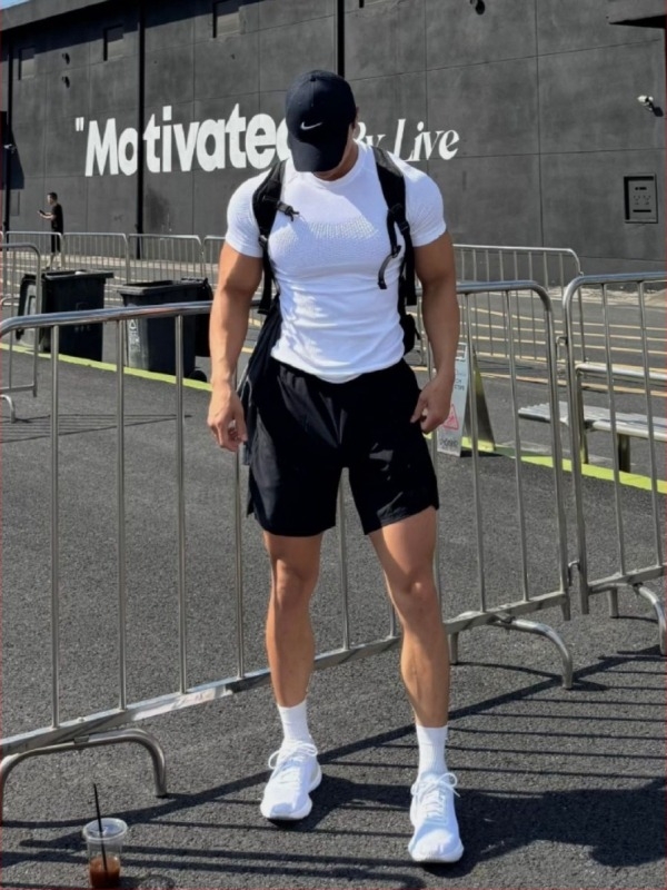 Férfi gyorsan száradó kompressziós edzőfelső futáshoz – rövid ujjú, egyszínű mintázat, 90% Spandex, bélés 90% Nylon, nyár