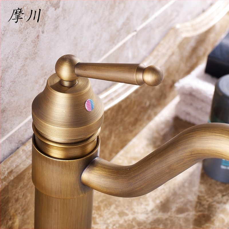 Réz mosdócsaptele, európai antik stílusú, keverő, ültetett szerelés, kiemeléses nyitás, modell 867