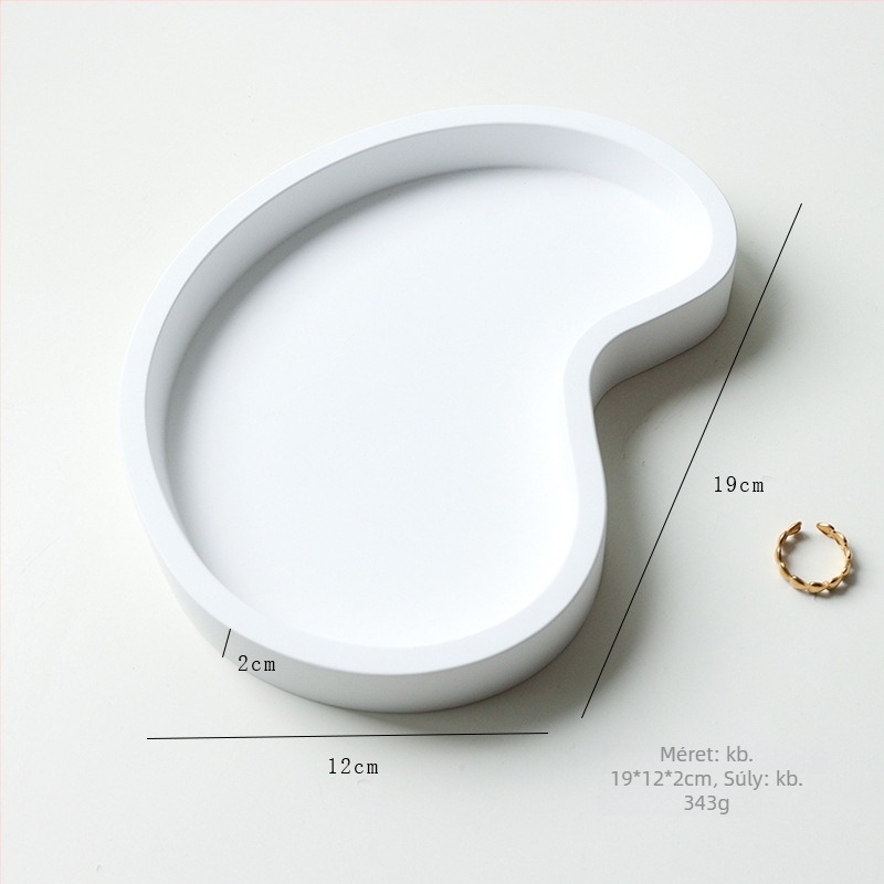 Gipszből készült kijelzőtál ékszerekhez — minimalist fotórekvizit a termékfotózáshoz