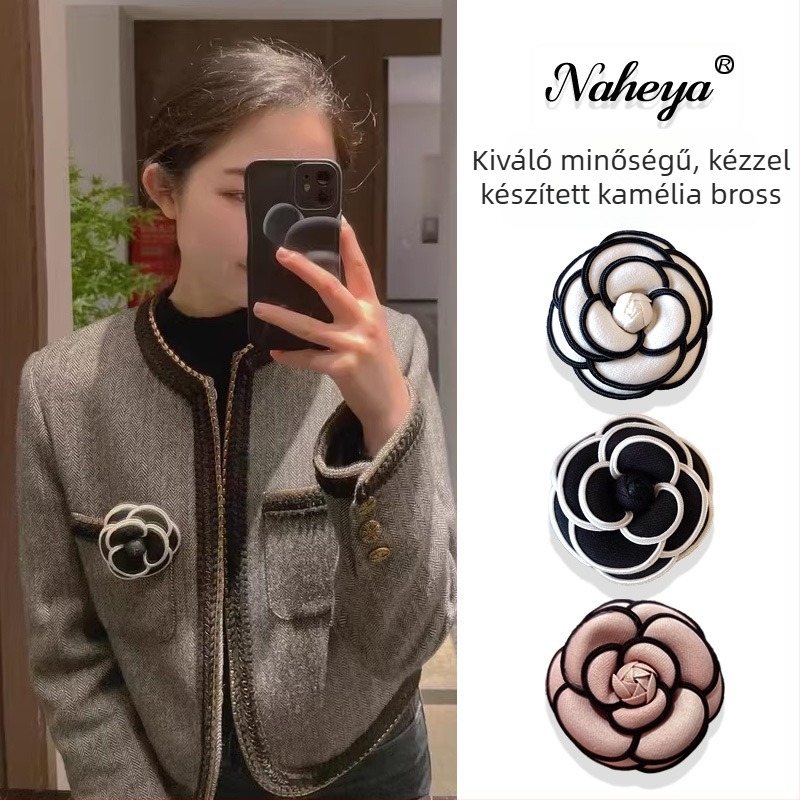 Egyszerű női hajdísz virággal és gyöngyökkel, kamélia dekorációval