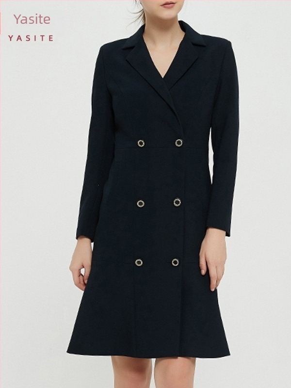 Szövött ruha, mintavételes és OEM feldolgozás, minták alapján készített, hímzés, 300 készlet/nap, közepes és magas minőség, anyagok: műszál, gyapjú, szifon, pamut.