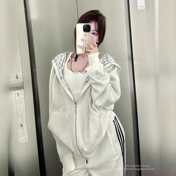 Kardigán kapucnival és cipzárral, kétoldalas nyomtatású rombusz mintával