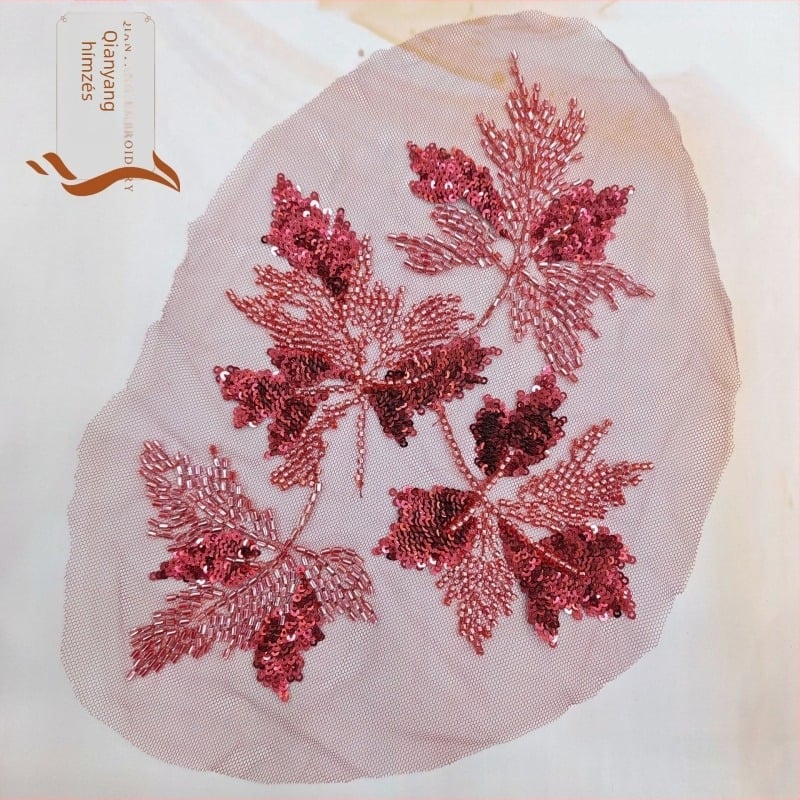 Gyöngyhímző gép - gyöngycső és flitterek hímzése - alkalmas fejfedőkhez, pulóverekhez és ruházathoz - Márka: Qian Yang Embroidery