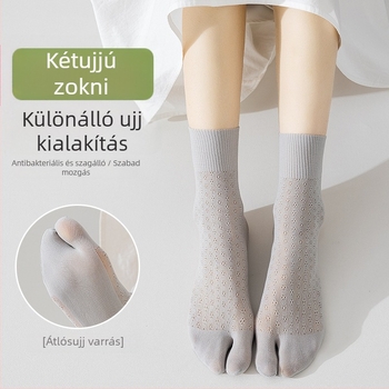 Női hálószövetes zokni középmagasságú, ujjak szerint különíthető, nylon 70–80%, gyors száradás, nedvességelnyelés, súrlódás elleni, egyszálas kötés