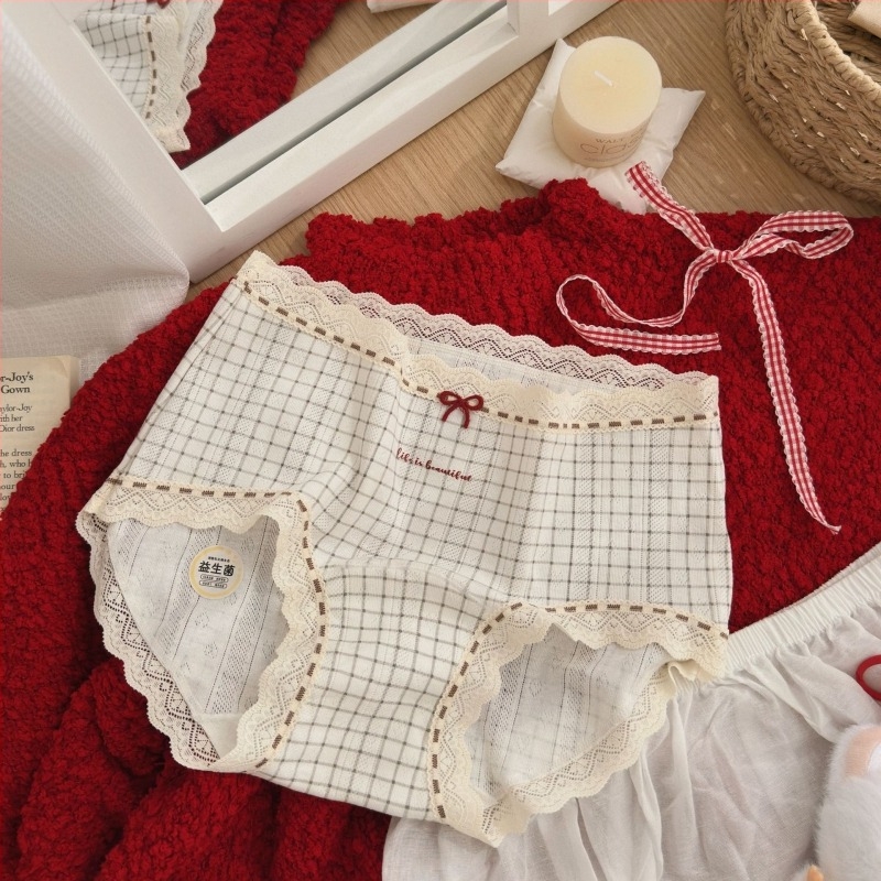Női pamut alsónemű középmagas derékkal, jacquard mintával és csipével, lélegző, antibakteriális