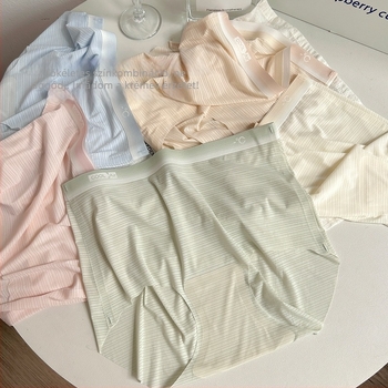 Varrás nélküli női alsó ice silk anyagból, japán stílusú, mulberry selyem bélés, középmagas derék, csíkos