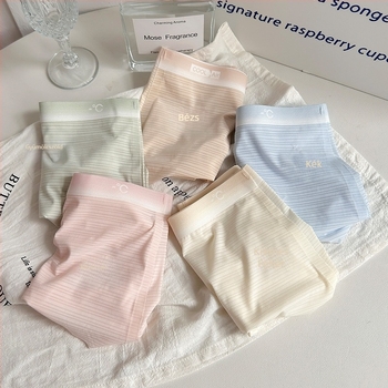 Varrás nélküli női alsó ice silk anyagból, japán stílusú, mulberry selyem bélés, középmagas derék, csíkos