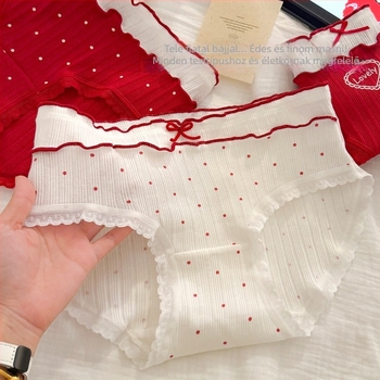 Női pamut alsónemű hosszított ágyékkal, antibakteriális, lélegző (Fő anyag: pamut; Összetétel: 95–100% pamut; Gátlór: 100% pamut; Szövés: kötött; Derék: középmagas)