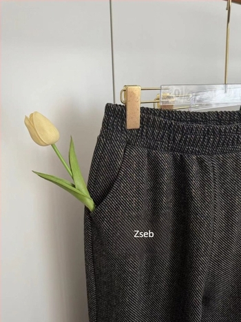 Kockás jacquard gyapjú nadrág középkorú nőknek, mindennapi, szűk fazon, bokáig érő hossz; anyag: jacquard gyapjú spandex 80–90%, poliészter 70–80%