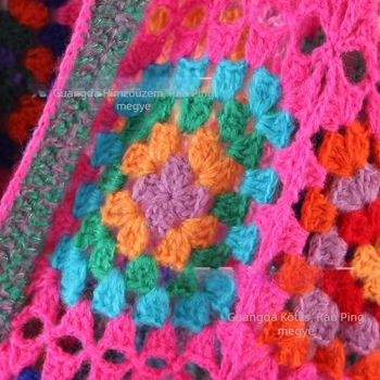 Kézzel kötött kardigán horgolt mintával, granny-square mintázat, etnikus stílus, nyílt mintázat, akril rost 95%+