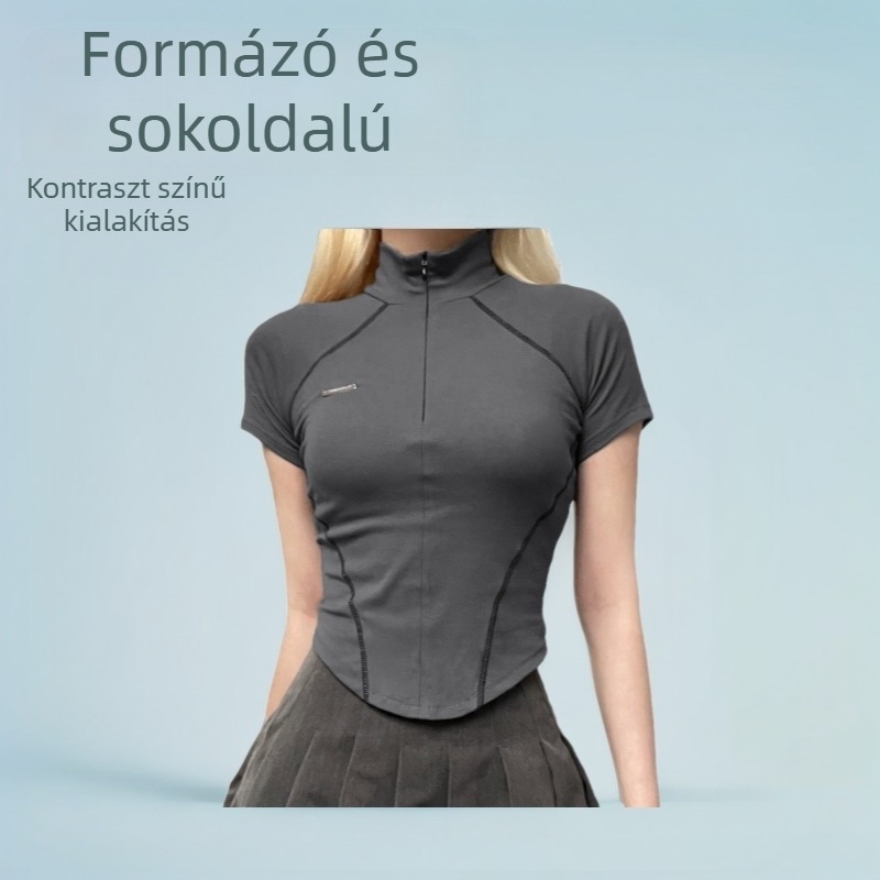 Minimalista topstitch és split rövid ujjú póló, karcsú szabás, egyszínű minta, poliészter-spandex keverék, distressed felület, félmagas gallér