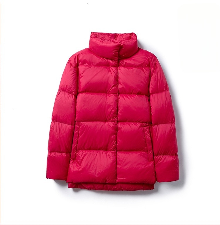 Női nylon tollkabát duck down, közepes vastagságú, szabályos szabású, álló gallér, hossza 50-65 cm