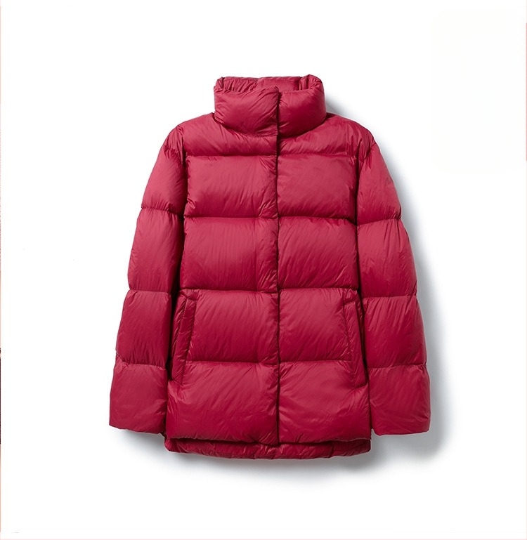 Női nylon tollkabát duck down, közepes vastagságú, szabályos szabású, álló gallér, hossza 50-65 cm