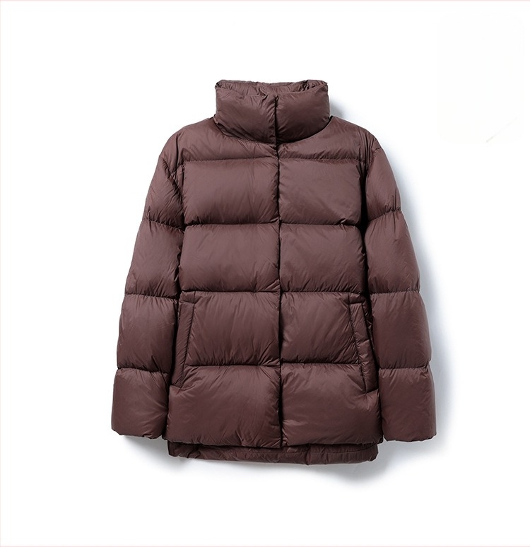 Női nylon tollkabát duck down, közepes vastagságú, szabályos szabású, álló gallér, hossza 50-65 cm