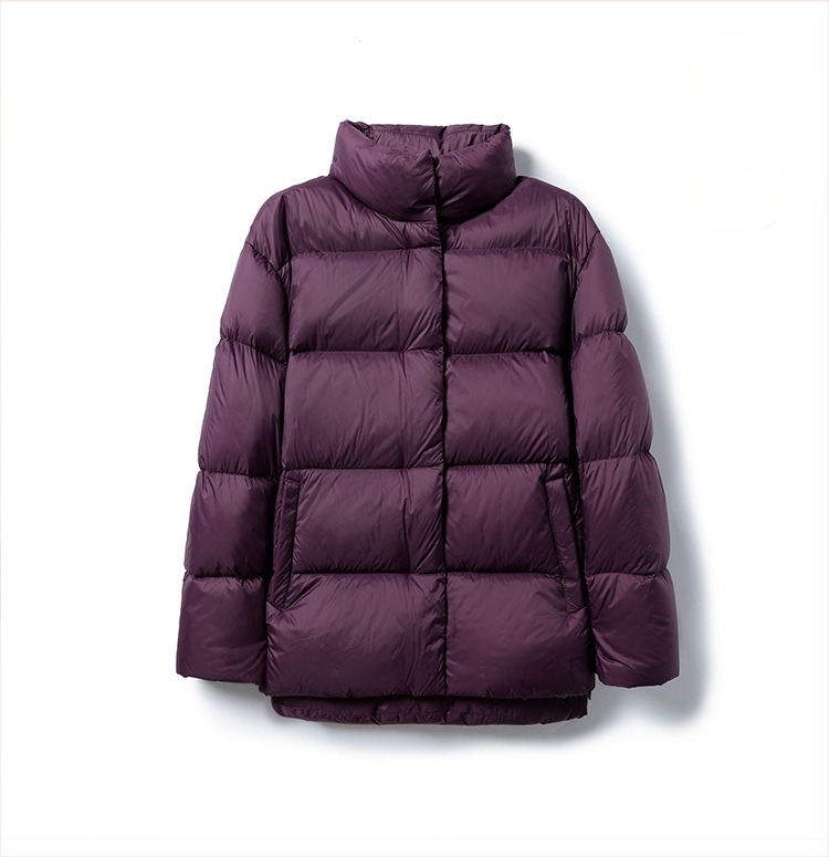 Női nylon tollkabát duck down, közepes vastagságú, szabályos szabású, álló gallér, hossza 50-65 cm