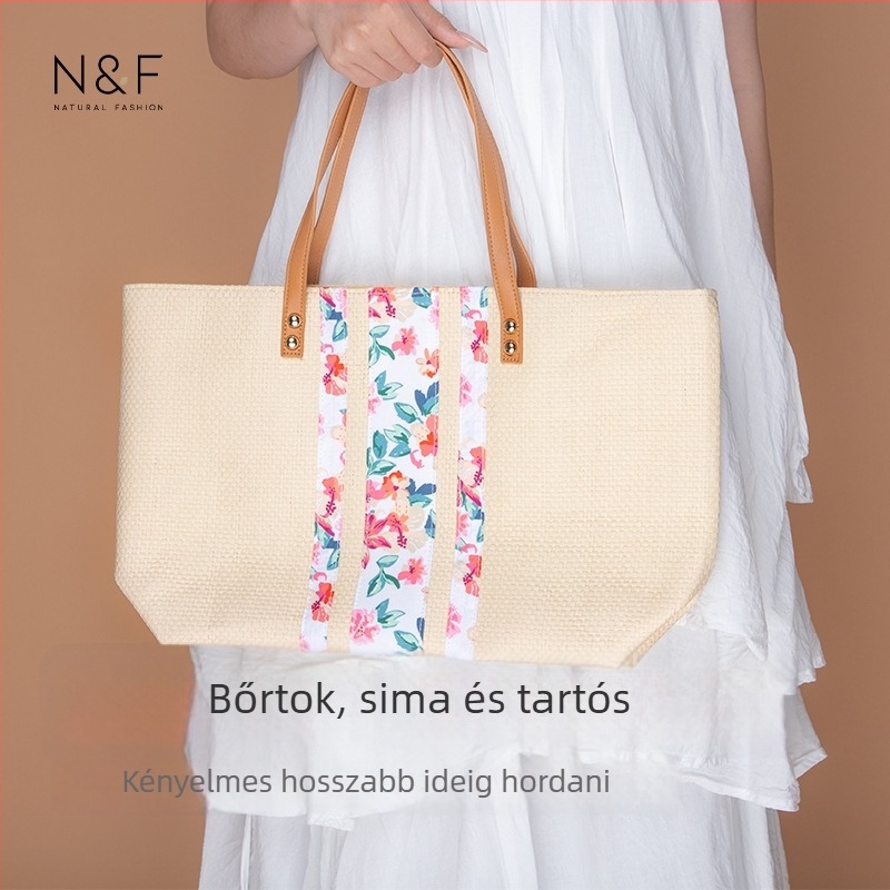 Szalma szövött tote táska csíkokkal, vízszintes négyszögletes forma, nylon bélés, friss és édes stílus