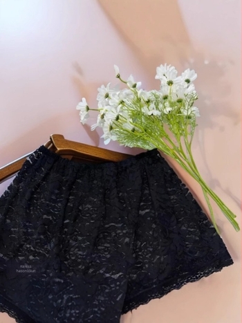 Virágos csipkés réteges pulóver rövid A-vonalú belső szoknyával, poliészter-spandex, 90–95% poliészter, magas rugalmasság, nyár 2024