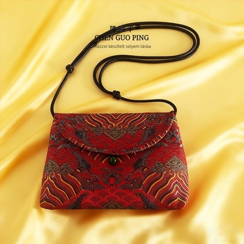 Mulberry selyem crossbody táska, envelope stílus, vízszintes négyzet alakú, zárt nyitás, irodalmi-nemzeti dizájn