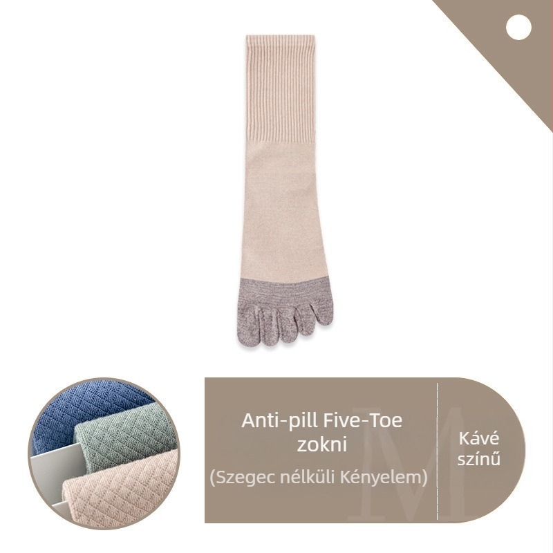 Férfi ötujjú sportzokni középmagas hosszúságú, nedvességelvezető és szagtalanító, pamut 93,4% / spandex 3,7% / nylon 2,9%, színblokkminta